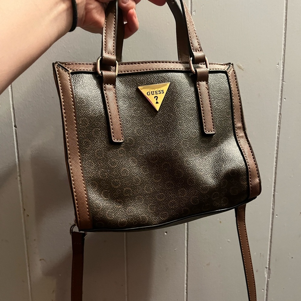 Guess small handbag. Brown.